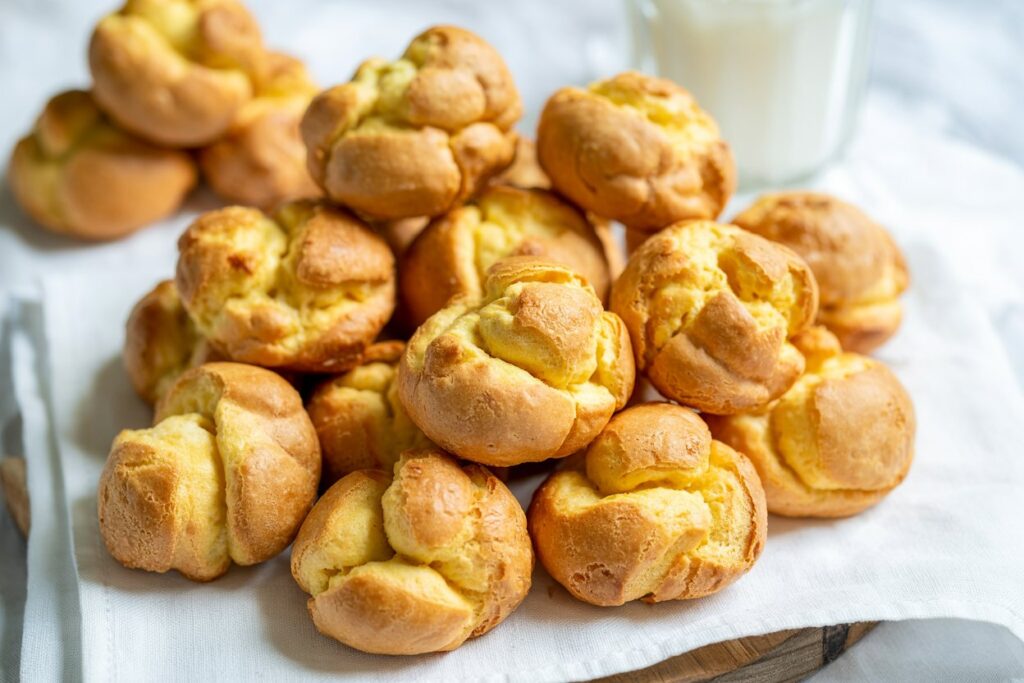 Gougères – Delicious, Cheesy French Puff Pastry Recipe
