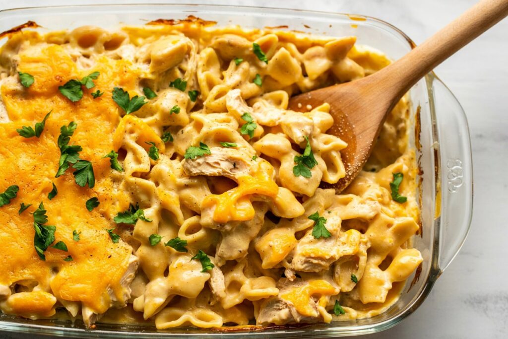 Creamy Lemon Chicken Pasta Bake – Zesty, Cheesy Comfort in a Dish